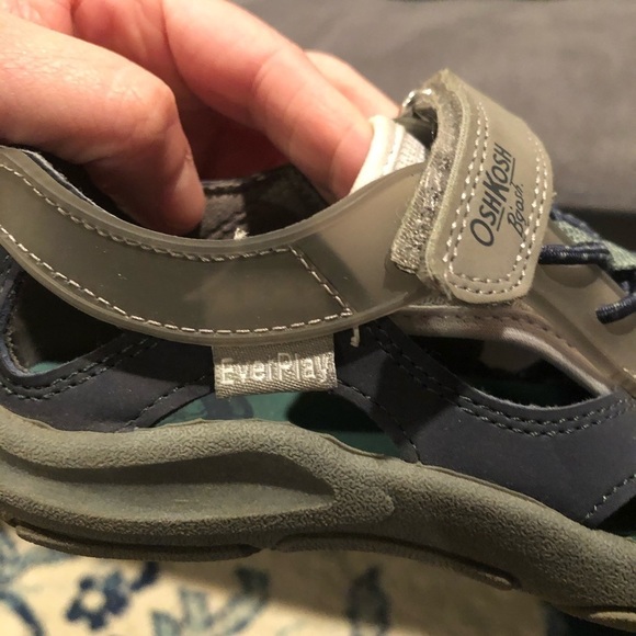 Oshkosh toddler boys ever play sandals size 9 - Picture 8 of 9